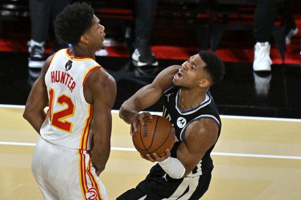 牙与妻子谢 牙与妻子谢