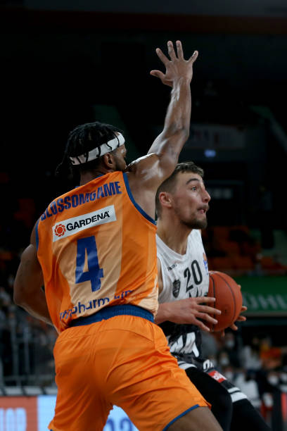 赛中击败山 赛中击败山