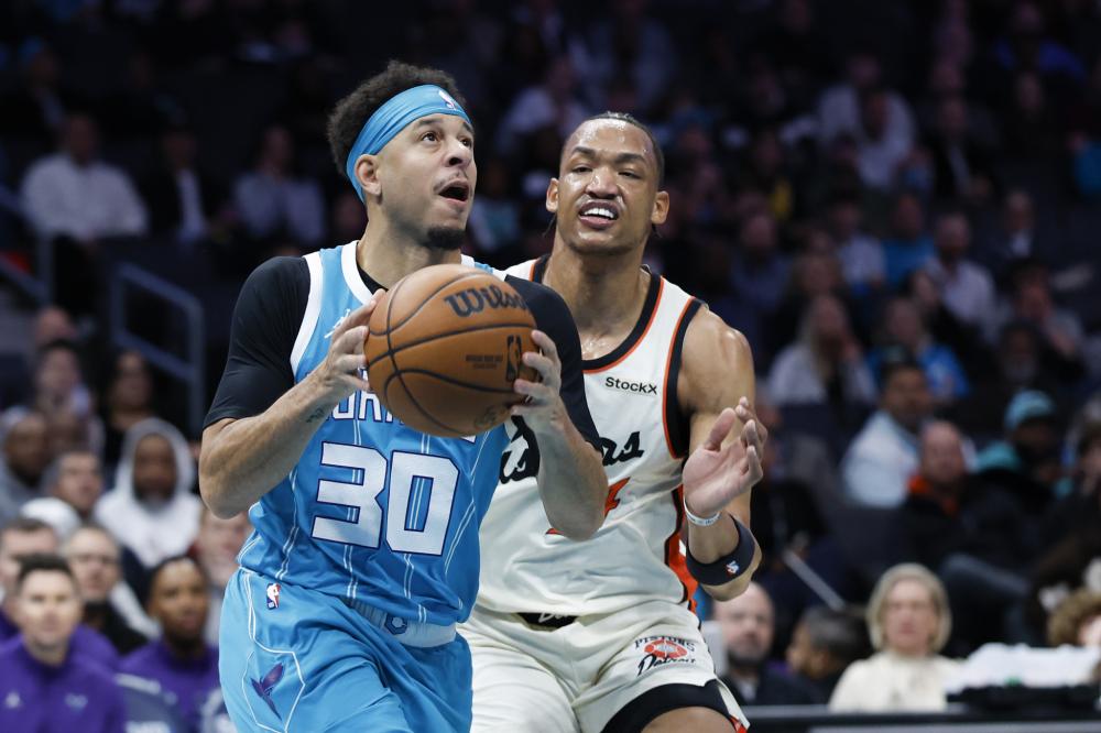 引领国足迈 引领国足迈